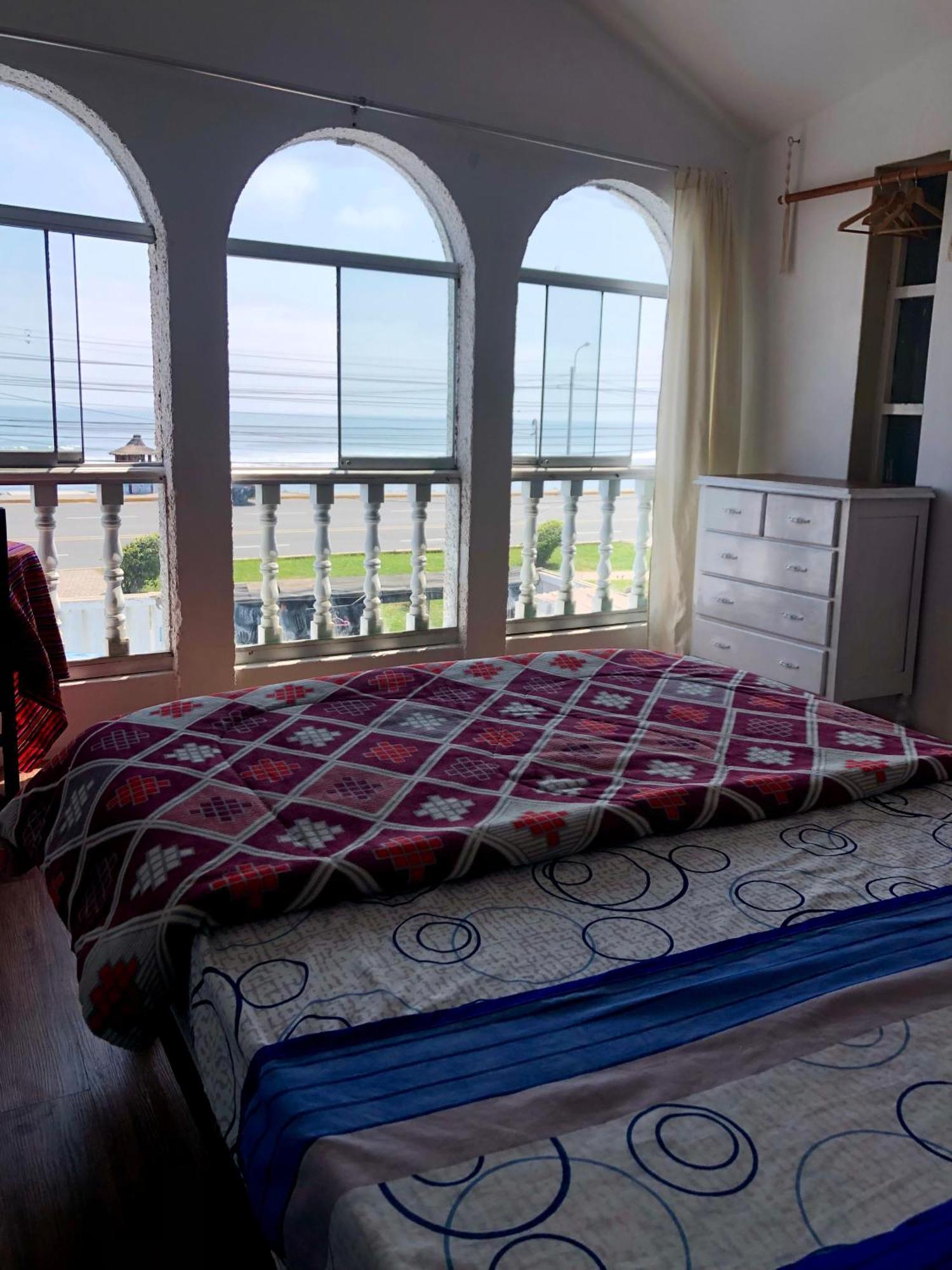 Pointbreak Surf Camp Hostel Huanchaco Room photo
