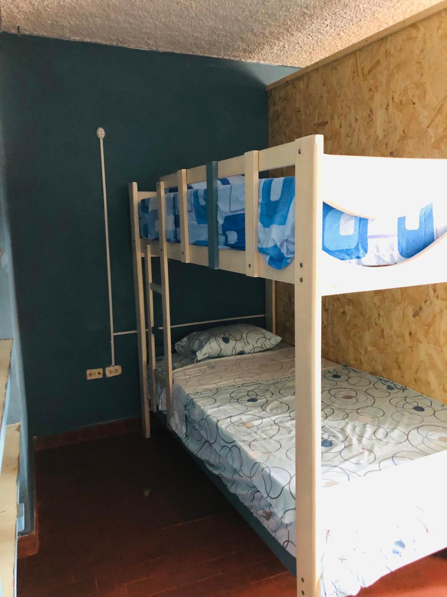 Pointbreak Surf Camp Hostel Huanchaco Exterior photo